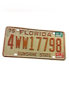1975 Florida License Plate Sunshine State 8WW-7598 Aluminum Vintage